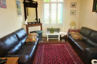 Townhouse in Eymet, Nouvelle-Aquitaine, France with 3 Bedrooms and a pool