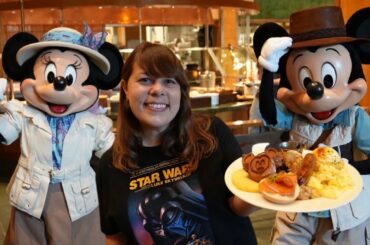 Disneyland Character Dining is BACK! But Is It Good? [Storyteller Cafe]