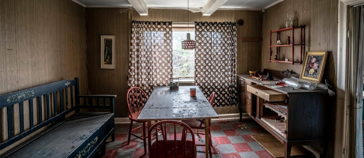 Untouched Abandoned COTTAGE In Sweden | Lost in a huge field