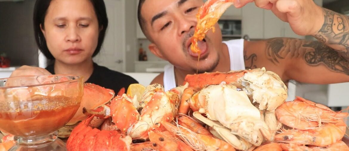 MASSIVE SEAFOOD BOIL WITH SAUCE MADE FROM SCRATCH!!