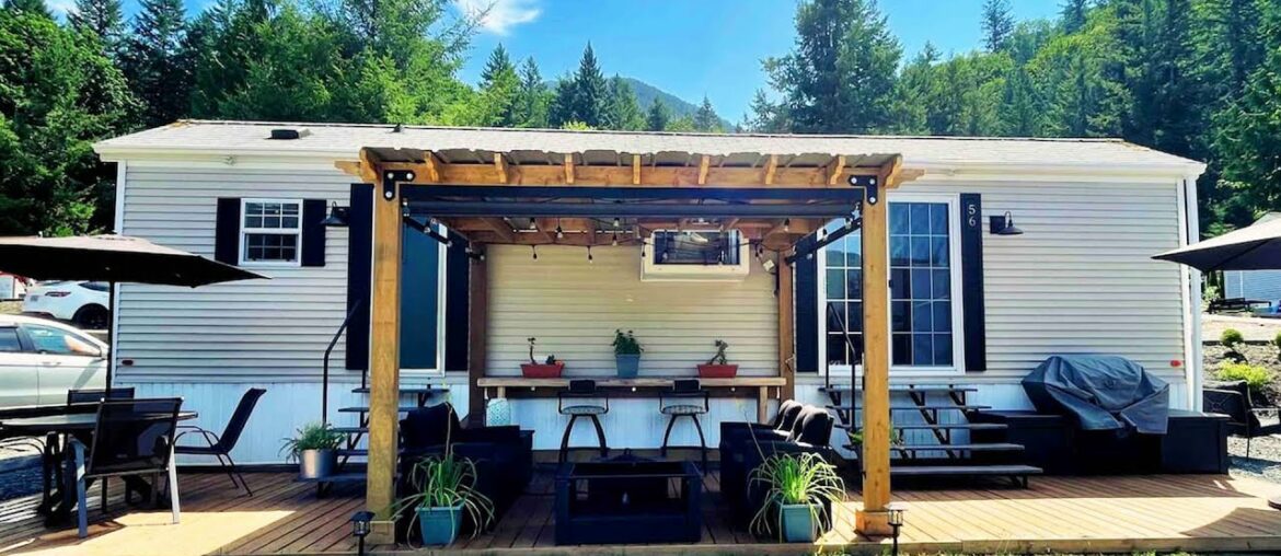 Amazing Luxury Tiny House Community | That Place at the Lake