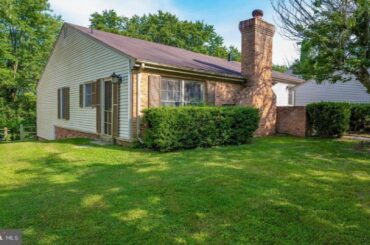 10124 GRAVIER COURT, GAITHERSBURG, MD Presented by Sally French.