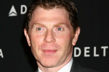 The One Thing Bobby Flay Refuses To Do When Dining Out