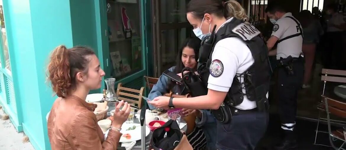 Footage Shows French Police Checking COVID Passports of Citizens Dining in Paris Footage Shows French Police Checking COVID Passports of Citizens Dining in Paris