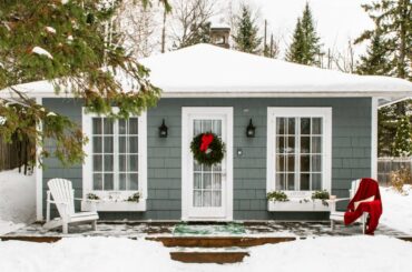 Amazing Spacious Bungalow Cottage Vacation Rental by Go-cottage