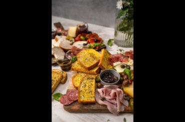 French charcuterie grazing board