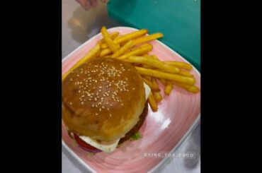 Best Aloo Patty Burger || Delhi Street Food || Indian Street Food  Best Street Burger ||#shorts