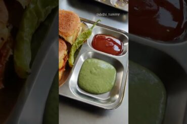 Gali Gali mei vada pav ||  Mumbai food  || Street food || #shorts#vadapav#mumbaistreetfood