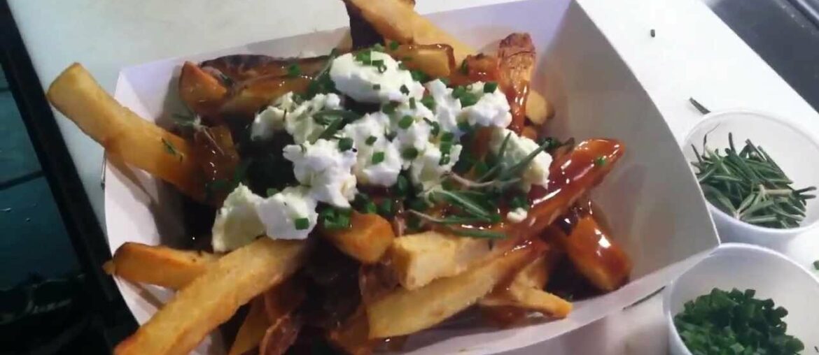 Hot Diggity Gourmet Hotdog Vlog Poutine a la Canada