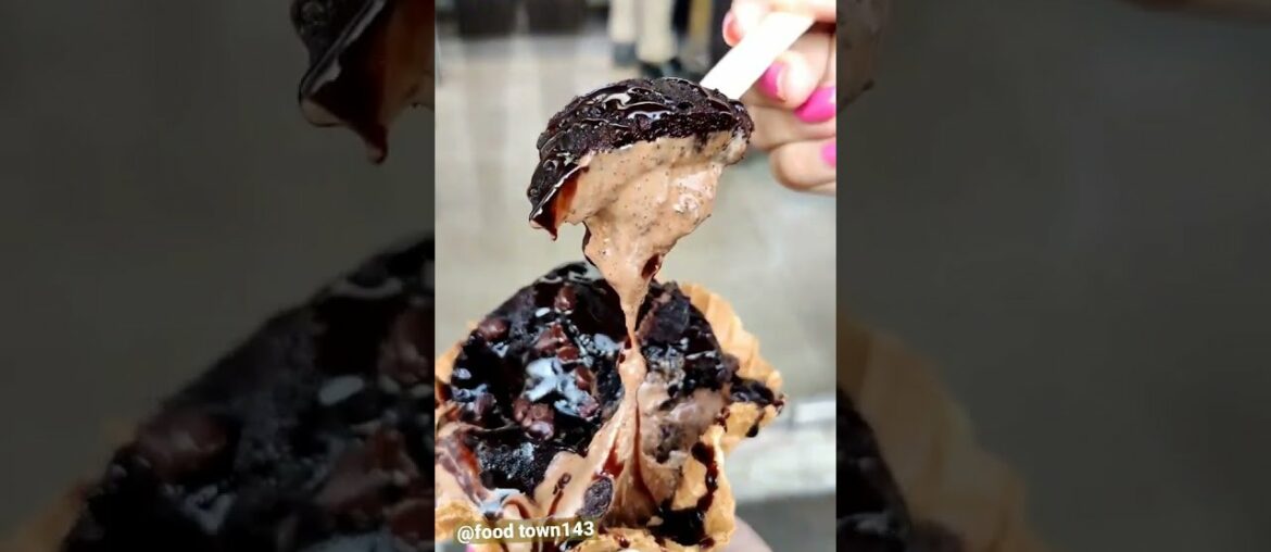 Kuch Mitha Ho Jaye Dark chocolate Ice Cream Indian Street Food #Shorts Kuch Mitha Ho Jaye Dark chocolate Ice Cream Indian Street Food #Shorts