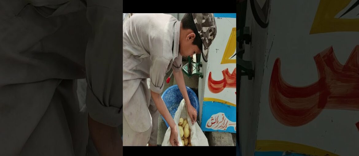 8 Years Old Kid Making Crispy French fries || Street Food #shorts #youtubeshorts #karachifood