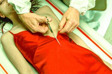 Undertaker Helps a Young Girl Stuck in The Transition Process Between Life And Death