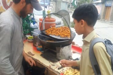 Hard Working Afghani Making Crispy French Fries l  Famous French Fries at Street Food PAKISTAN