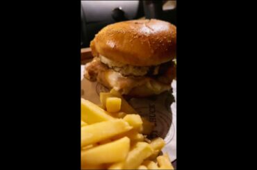 juicy chunks | loaded burger | french fries | faminaskitchen |#shorts #youtubeshorts #viral