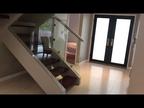 2425 Coldwater Canyon Drive Beverly Hills, CA 90210 2425 Coldwater Canyon Drive Beverly Hills, CA 90210