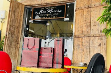 Very beautiful wine shop . How to make wine shop.  Le frenchie . French wines