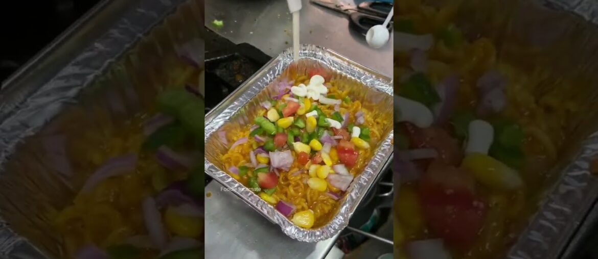 Pizza Maggi Delhi Street Food #shorts #PizzaMaggi Pizza Maggi Delhi Street Food #shorts #PizzaMaggi