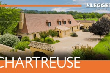 Magnificent stone chartreuse on the banks of the river Dordogne with outbuildings - Ref.: A04546