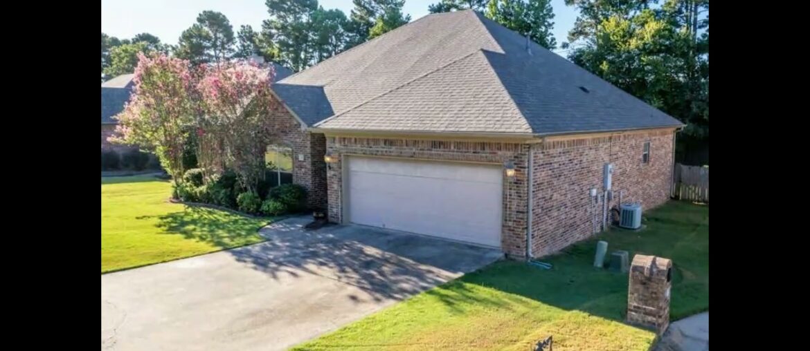 The Janet Jones Company – 319 Parliament Street The Janet Jones Company - 319 Parliament Street