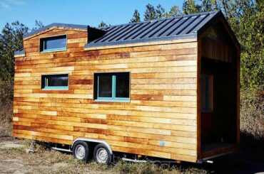 Simple 200-sqft “Caracole” Tiny House by French Builder Escampette | Exploring Tiny House