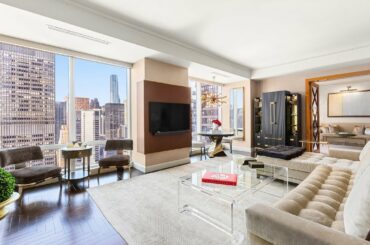Inside a Killer NYC Apartment with INSANE Views | 845 United Nations Plaza, 47D | SERHANT. Tour