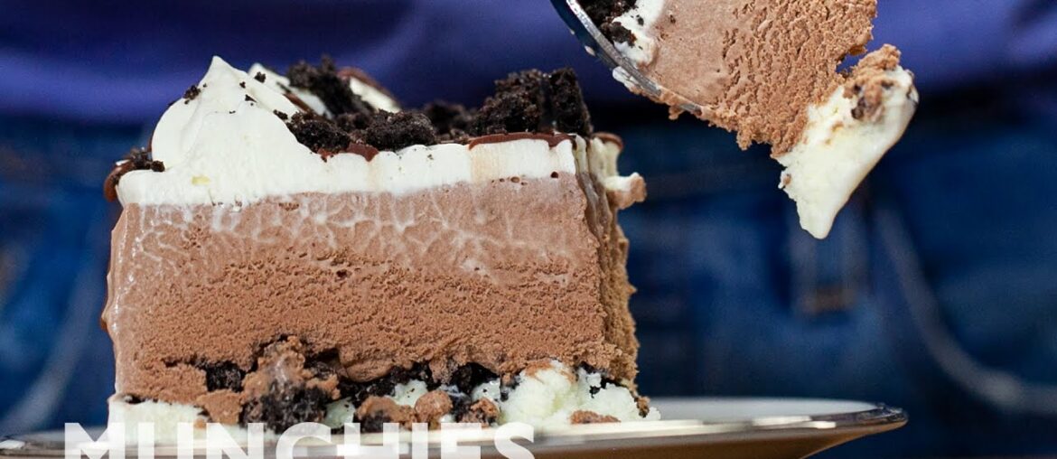 Make Ice Cream Cake With Cookie Crunchies Make Ice Cream Cake With Cookie Crunchies