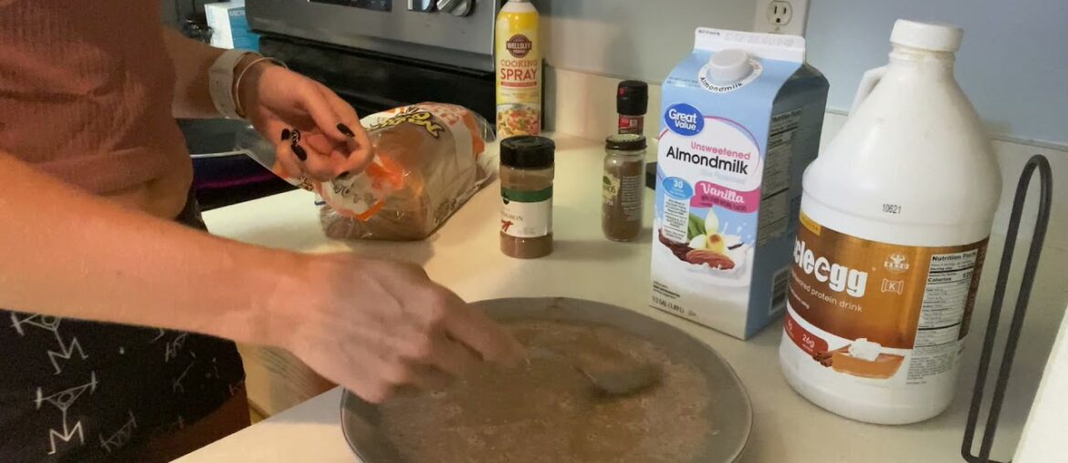 IIFYM RECIPE// PUMPKIN SPICE FRENCH TOAST// LOW CARB HIGH PROTEIN SNACKS//