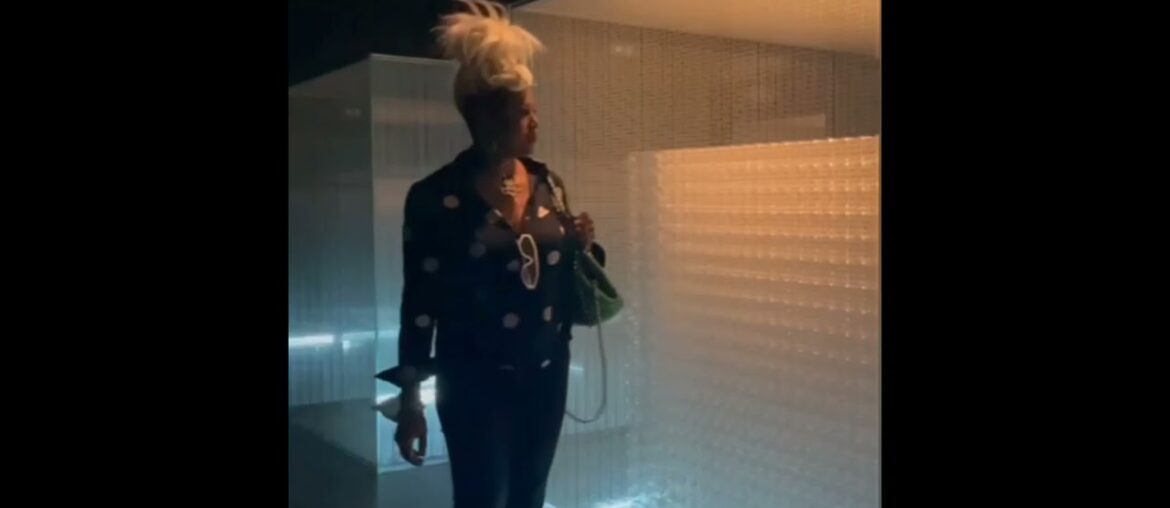 ARTFULLY YOURS, BEE ARTHUR: CHATEAU LA COSTE, PROVENCE FRANCE: WINE, ART & ARCHITECTURE