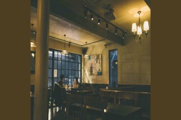 Mellow Backdrops for Indoor Dining