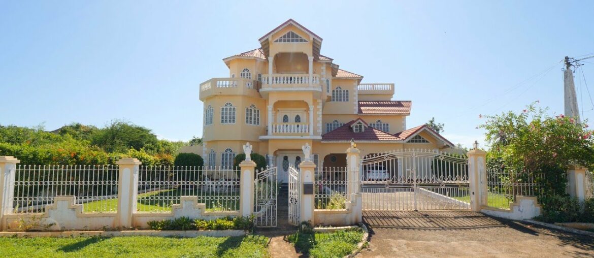 Inside a Green Acres Home | St. Catherine, Jamaica