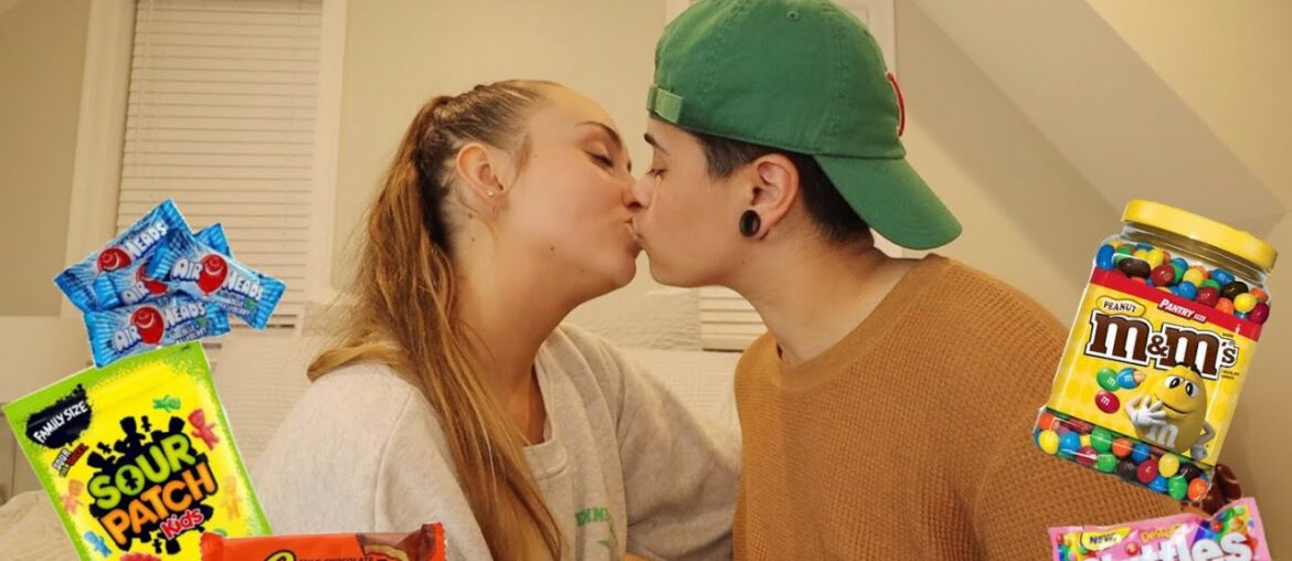 THE CANDY KISSING CHALLENGE! THE CANDY KISSING CHALLENGE!