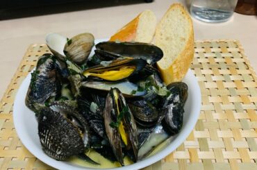 Classic French Mussels & clams