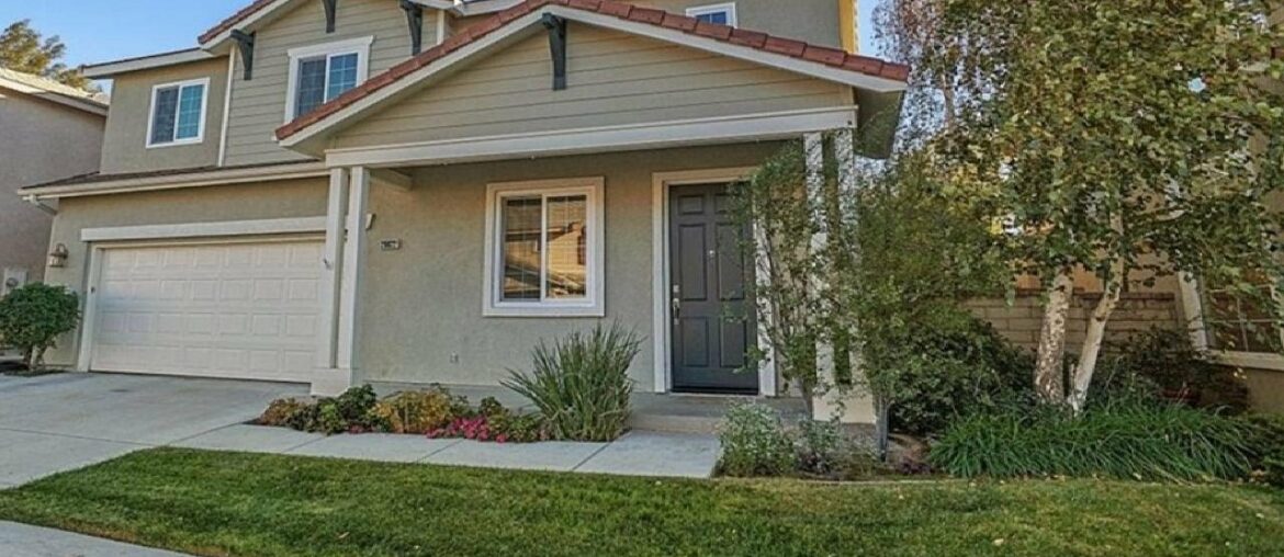 28022 Daydream Way, Valencia, CA Presented by Joyce Blackburn. 28022 Daydream Way, Valencia, CA Presented by Joyce Blackburn.