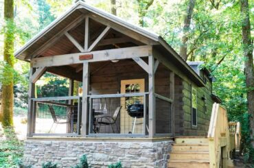 Absolutely Beautiful Apollonie Cabin Tiny House Living in Tennessee