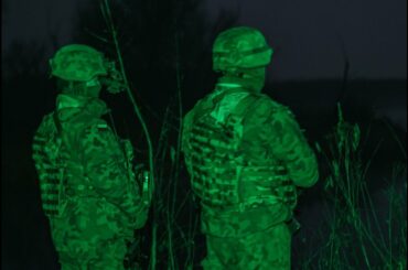 Two Polish soldiers injured as violent mob tried to break the border. NEWS 2021 11 27