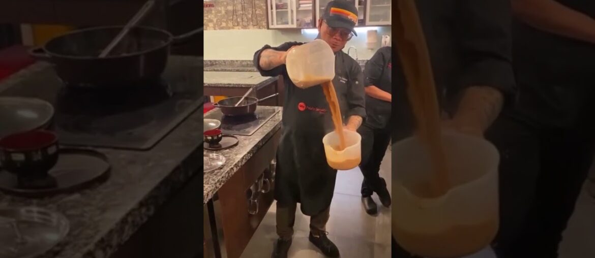 Chef Alfie Mossadeg – Making Teh Tarik Chef Alfie Mossadeg - Making Teh Tarik