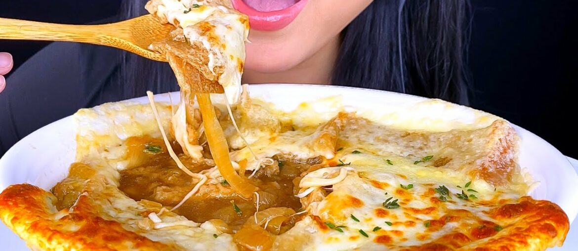 CHEESIEST FRENCH ONION SOUP EVER! COOKING RECIPE | ASMR Phan CHEESIEST FRENCH ONION SOUP EVER! COOKING RECIPE | ASMR Phan