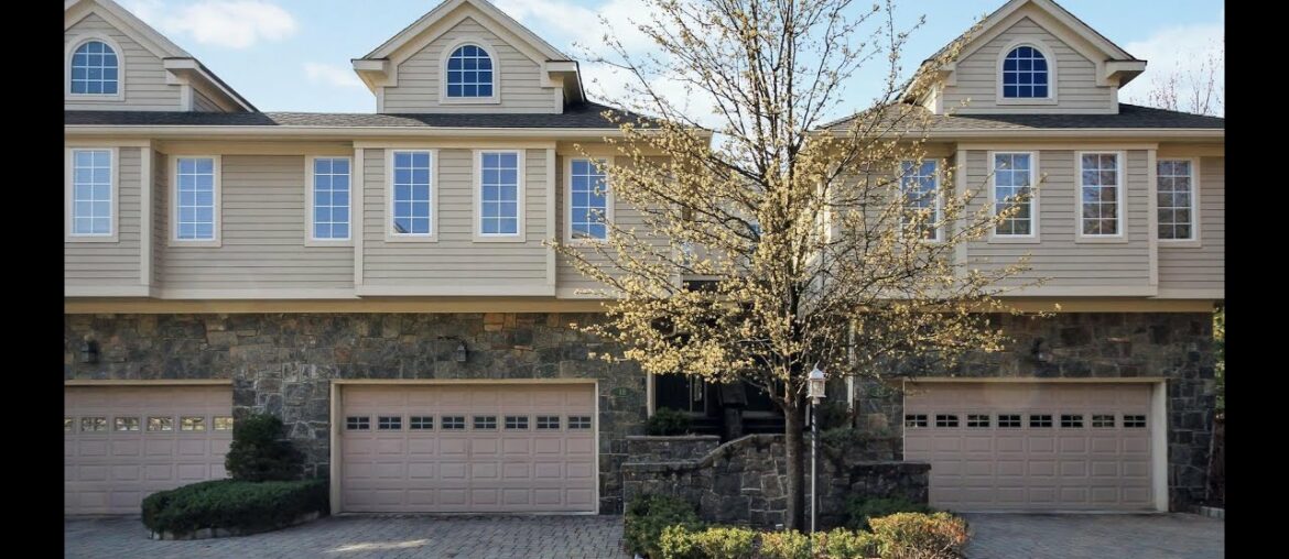 18 Kensington Court | Tenafly, NJ | The Kolsky Team | Michele Kolsky | Kolsky | Victoria Square