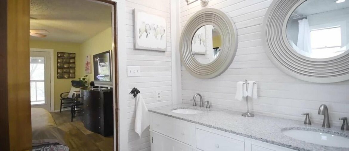 Waterfront on the Guadalupe River | 1408 Ponderosa Drive, New Braunfels, TX 78132 Waterfront on the Guadalupe River | 1408 Ponderosa Drive, New Braunfels, TX 78132