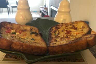 French Toast | Quick Breakfast | Bread | Eggs | Red Onions | Hot Pepper | Easy Recipe | MoodElevator