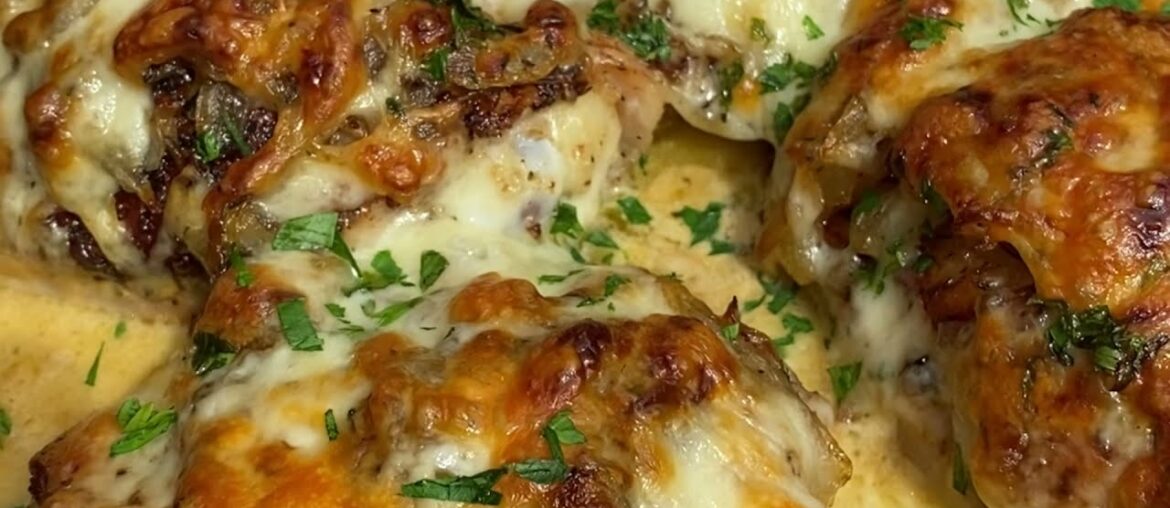 FULL RECIPE | FRENCH ONION CHICKEN THIGH SKILLET