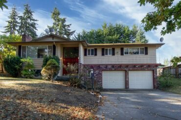 1534 W 11th St, Port Angeles, WA $399,900