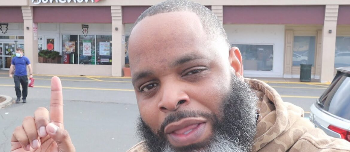 BLACK MAN Tries KOREAN Fried Chicken for the FIRST TIME