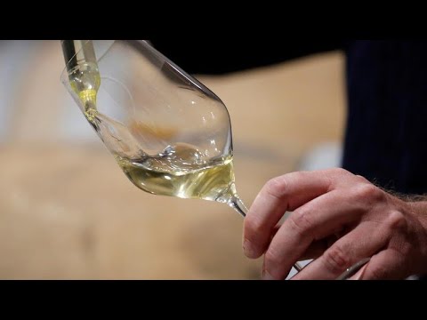 Champagne-sellers toast record sales in 2021 Champagne-sellers toast record sales in 2021