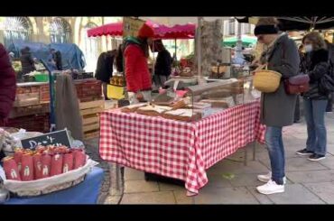 Aix-en-Provence beautiful morning market | Fresh food and French cheeses #simple #freshfood #cheese