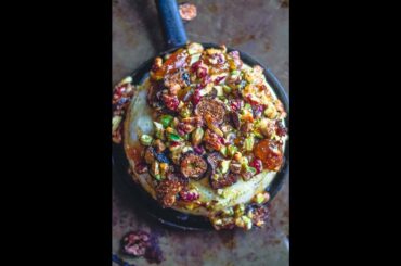 How to make Baked Brie with jam and nuts! #shorts #howtocook #cookingtutorial #holidayappetizer