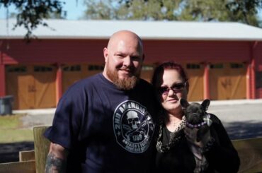 French Bulldog Surprise Christmas Gift! #thedoghouse #frenchkissabulls #luckycatfrenchies #picsmiths