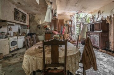 Built in 1788! - Enchanting Abandoned Timecapsule House of the French Ferret Family