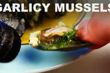 Mussels with garlic white wine broth