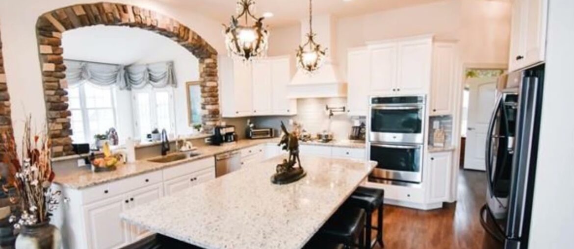 4319 Saratoga Drive,  Lower Nazareth, PA 18020 - Clay Mitman - MLS 685092